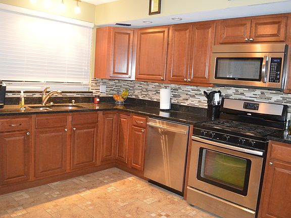 2nd image of 1145 Bluefield Dr