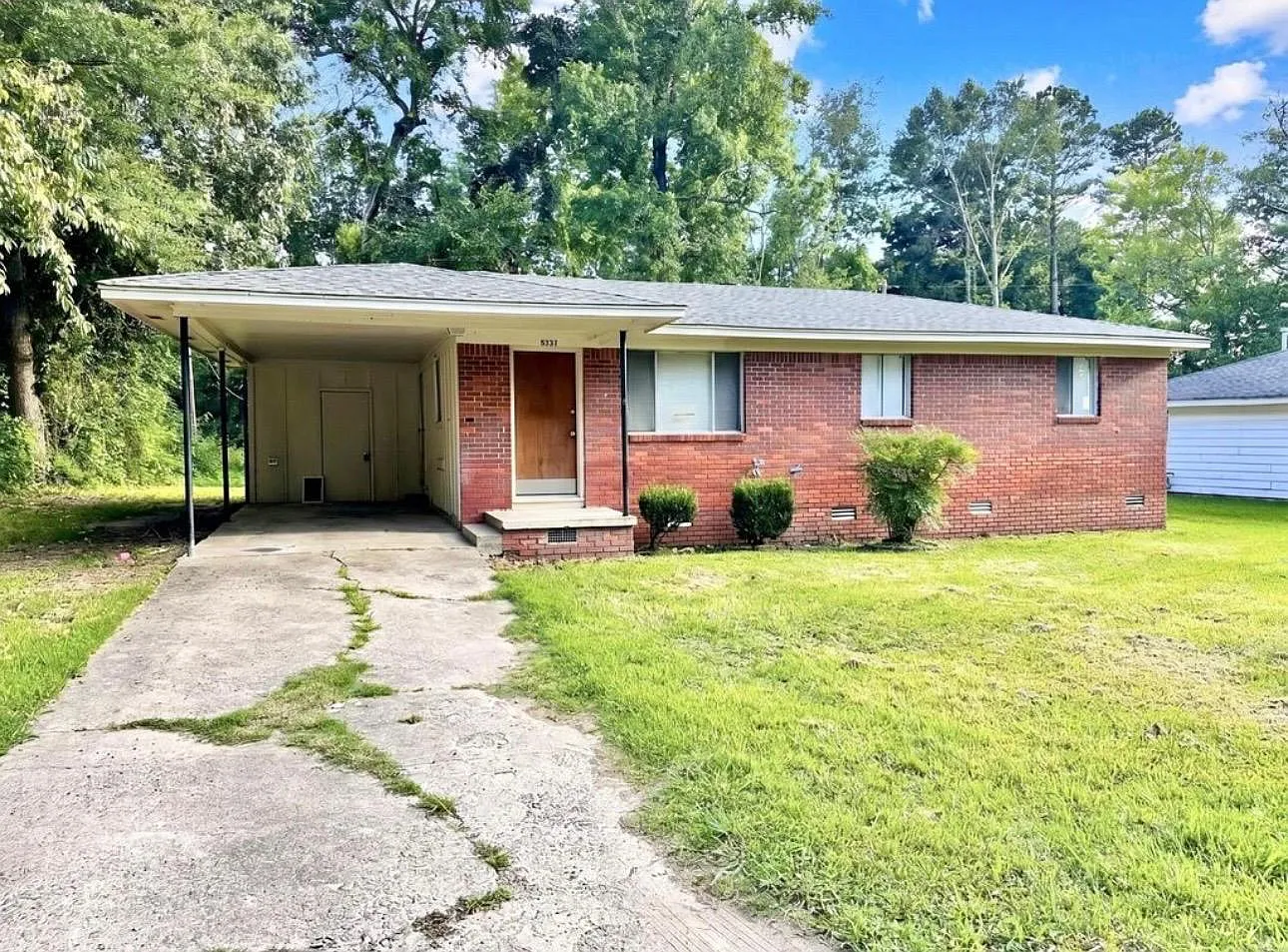3 bed, 1080 sqft, $1,200 — Photo 2