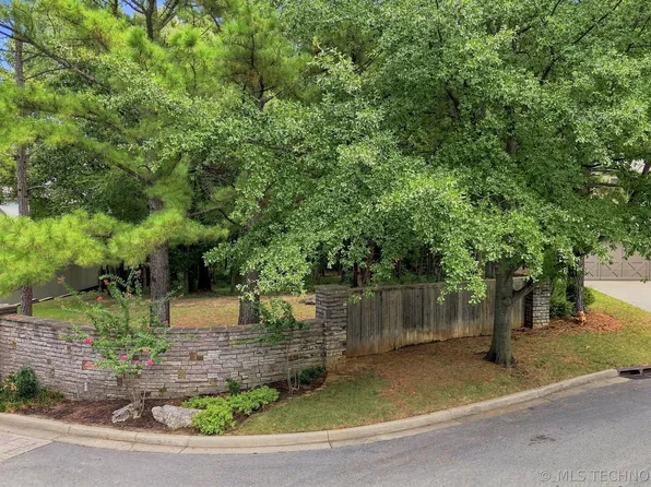 8301 S Urbana Ave, Tulsa, OK 74137