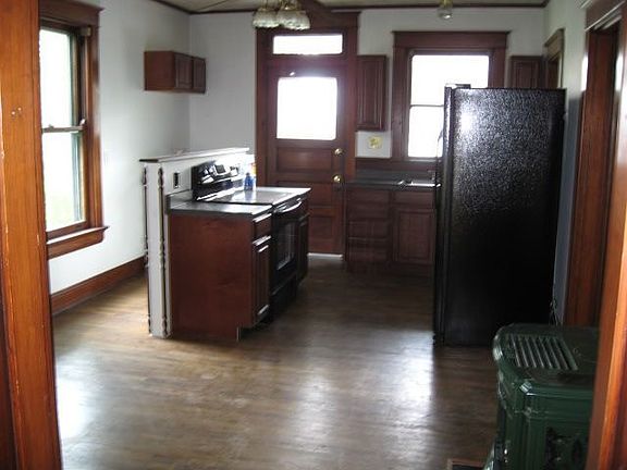 Updated kitchen with all new appliance & Gas Fireplace