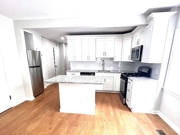 3rd image of 411 Passaic Ave APT 1