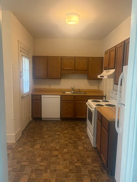 2 bed, 1100 sqft, $1,600 — Photo 4