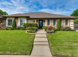 2805 Clearmeadow Dr, Bedford, TX 76021