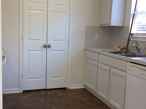 2nd image of 466 Shady Bluff Dr #466