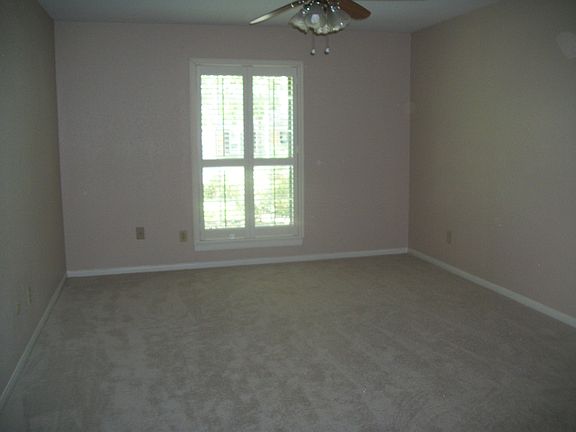 4th image of 15905 Congo Ln