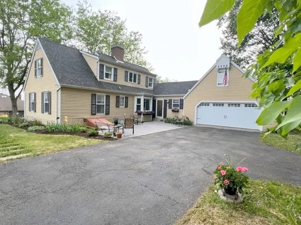 6 King Point Cir S, Owego, NY 13827
