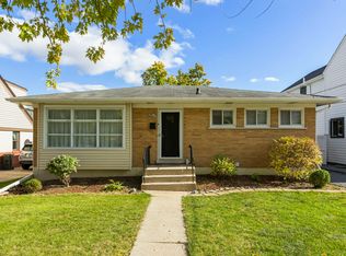 357 Bryant Ave, Glen Ellyn, IL 60137