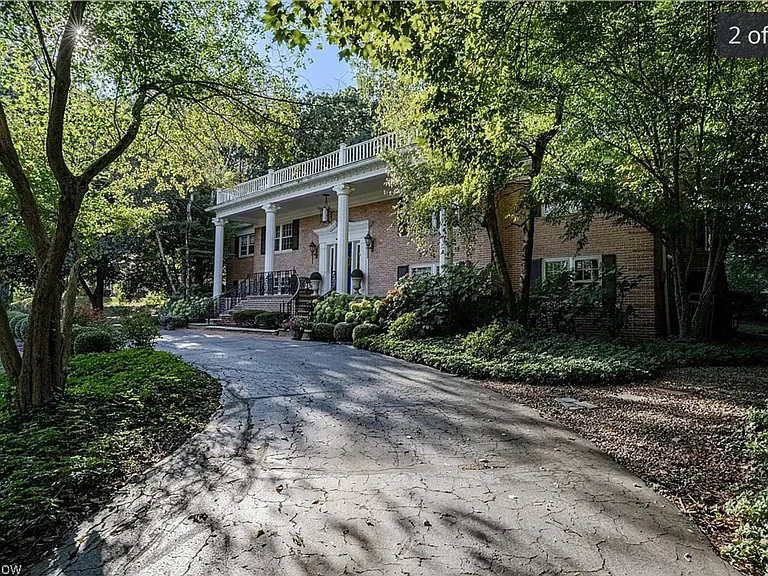 305 Hampshire Rd — Photo 43