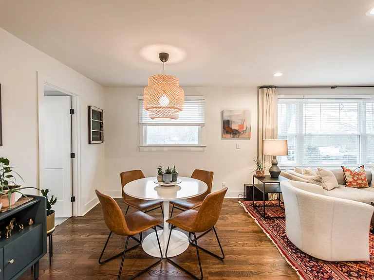 1003 Woods Lake Dr — Photo 10