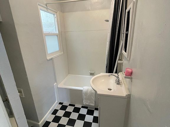4th image of 625 N Orange Dr #10