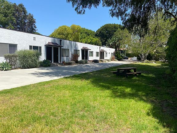 3rd image of 2437 S Centinela Ave