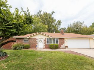 9769 N Holy Cross Rd, Fairview Heights, IL 62208