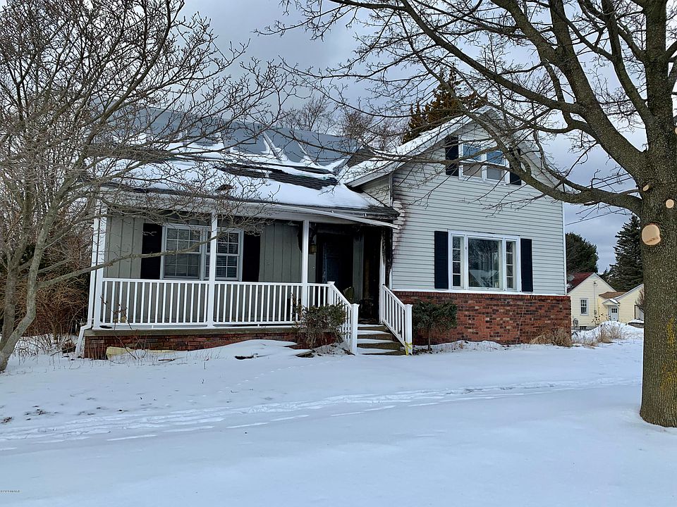 1st image of 815 E Foster St