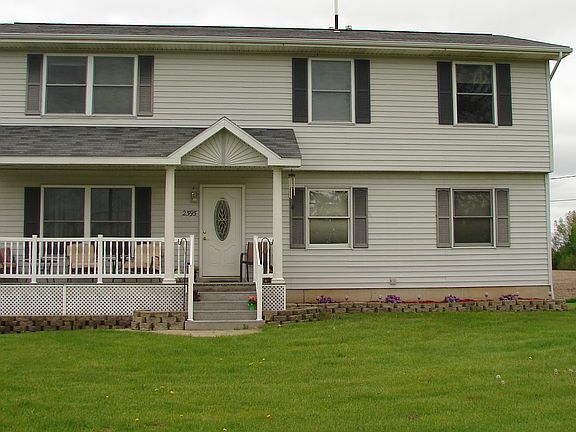 2nd image of 2595 Island Hwy