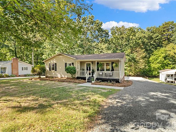 2nd image of 2207 Carter Dr