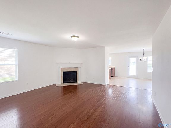 3rd image of 172 Bermuda Lakes Dr