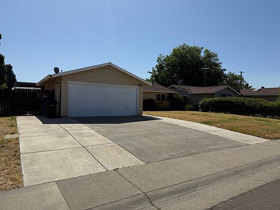 2nd image of 3700 Huntsman Dr