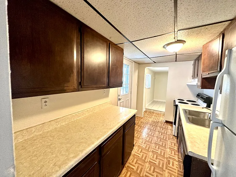 147 Virginia Ave — Photo 7