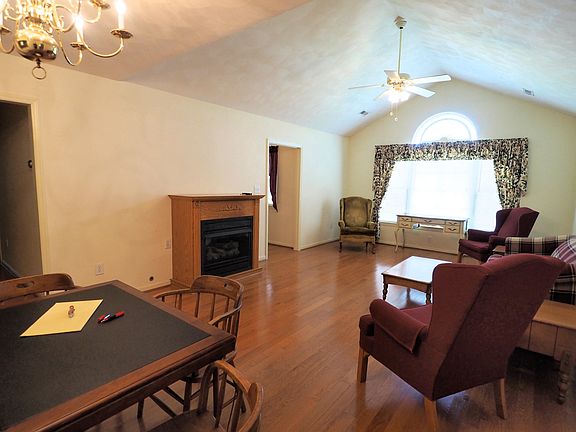 3rd image of 1717 Warner Pl