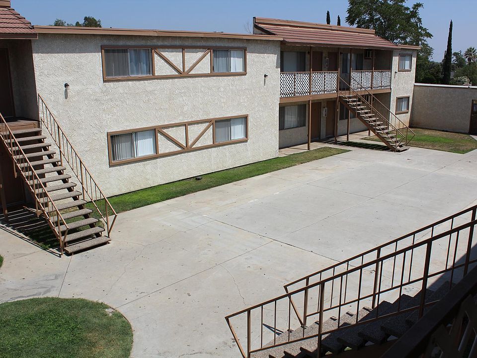1st image of 24271 Webster Ave APT 2