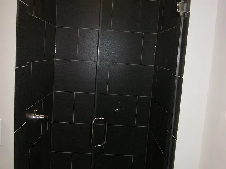 2642 W Haddon Ave #2 — Photo 8