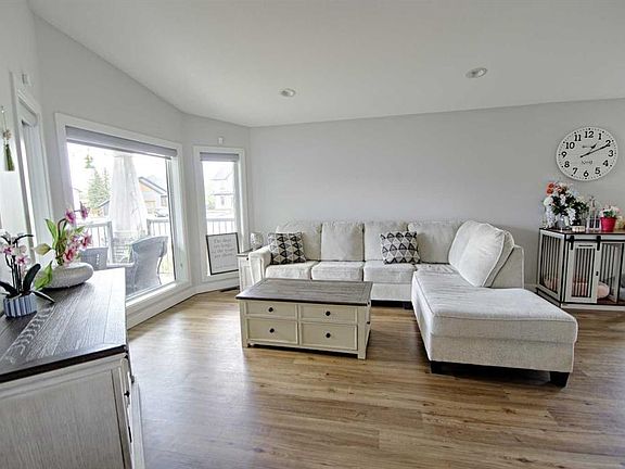 4th image of 807 Sunset Pl N