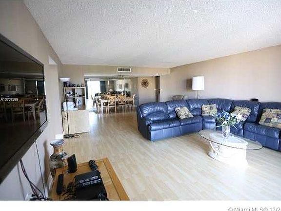 2nd image of 2801 NE 183rd St APT 301W