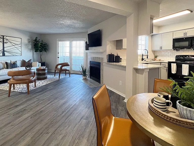 Ashwood Park Apartments — Photo 1