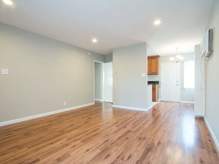 2512 Canada Blvd — Photo 1