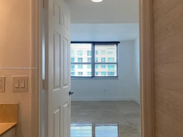 1155 Brickell Bay Dr #3008 — Photo 4