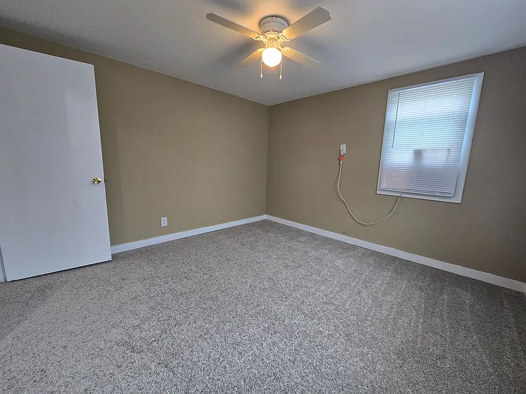 715 Hale St — Photo 9
