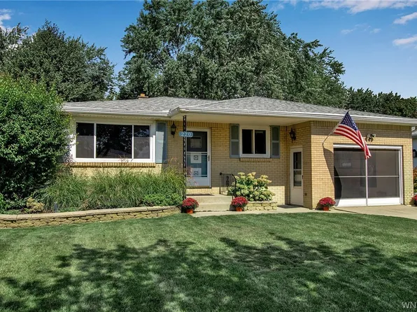 220 Claudette Ct, Depew, NY 14043