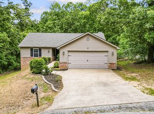 2 Walpole Ln, Bella Vista, AR 72714