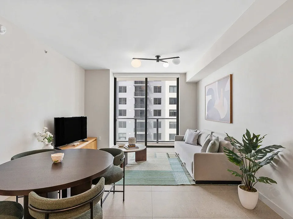 11 NE 6th St #19-ID1460708P