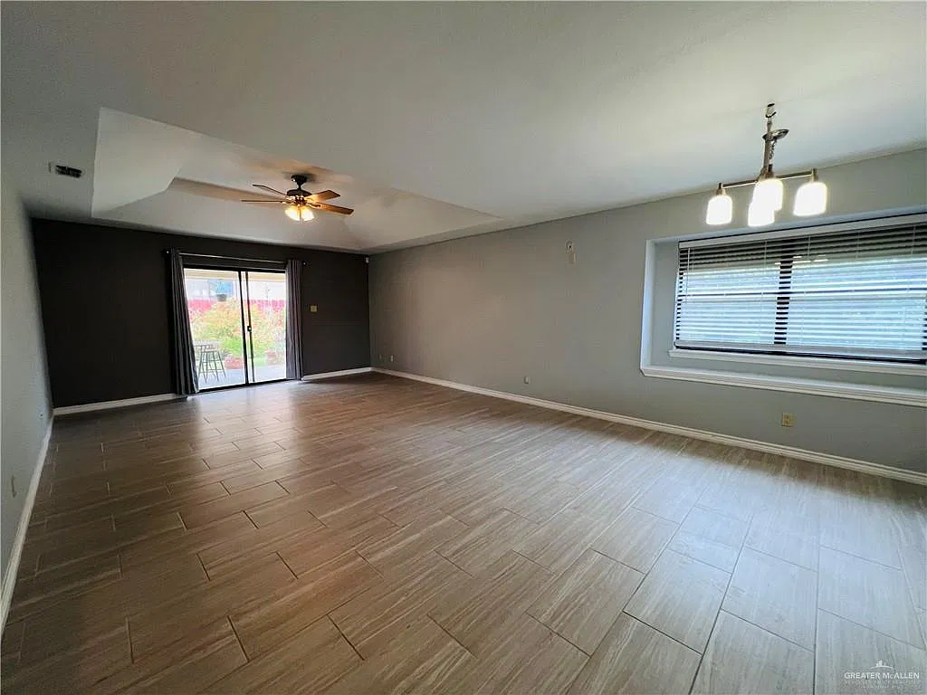 2 bed, 2.0 bath, 1436 sqft, $1,300 — Photo 3