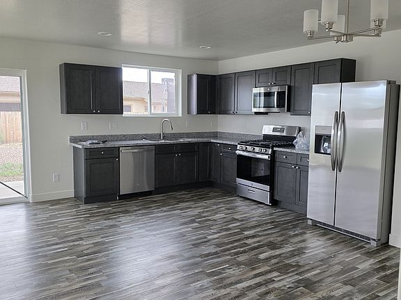 4th image of 3981 N Robert Rd