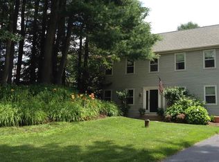 26 Hillcrest Ln, Saratoga Springs, NY 12866