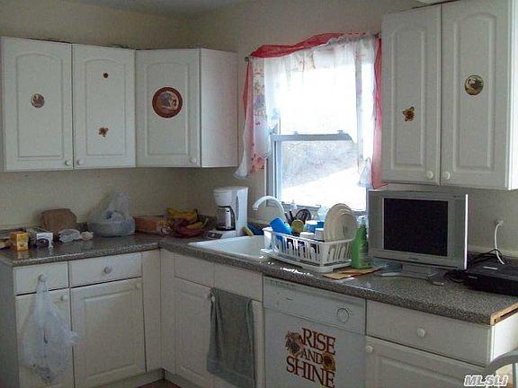 4th image of 16 Hallowell Ln