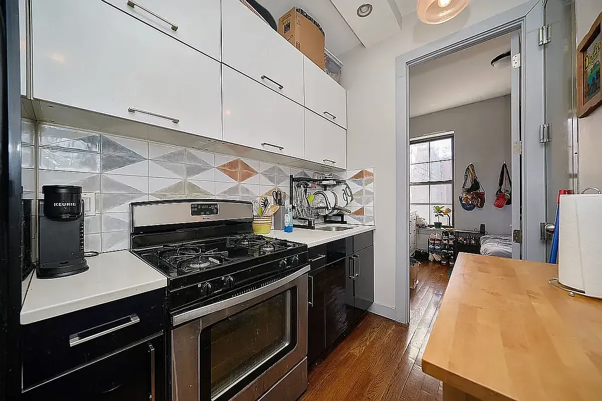 9 Marcus Garvey Boulevard — Photo 2