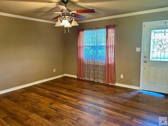 2nd image of 406 S Boggie St