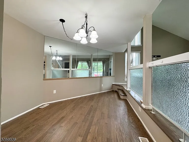3311 Bloomingdale Dr — Photo 11