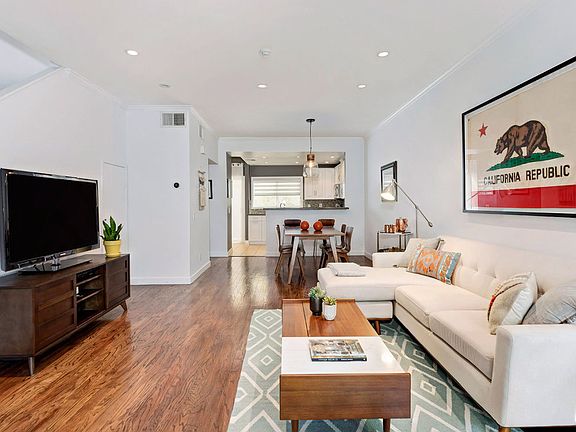 3rd image of 2405 34th St Unit 27