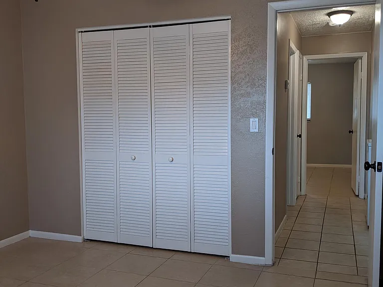 1564 University Ln #806 — Photo 8