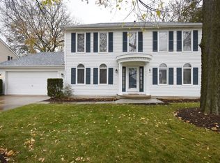 1911 Sapphire Ln, Aurora, IL 60506