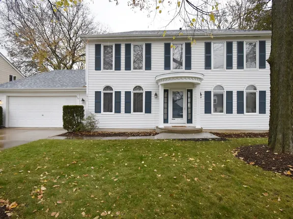 1911 Sapphire Ln, Aurora, IL 60506