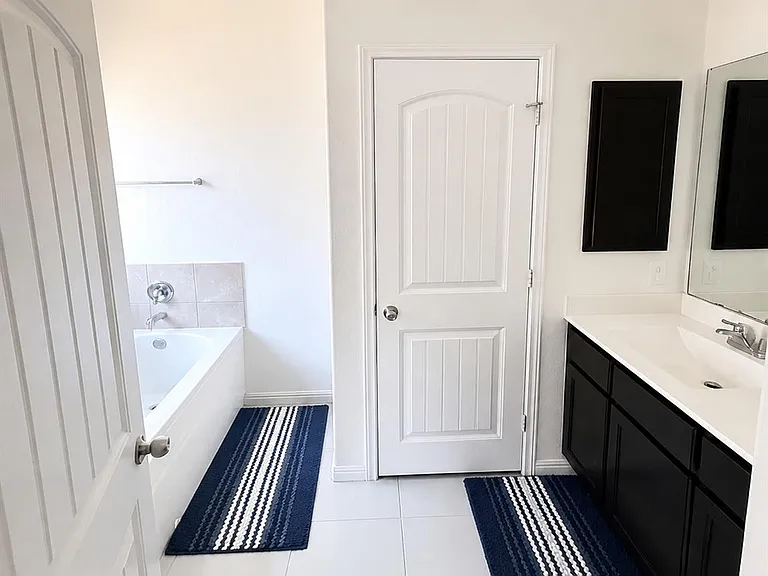 617 Cortona Ln — Photo 30