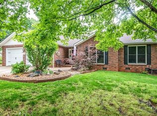 5196 Olde School Dr, Hickory, NC 28602