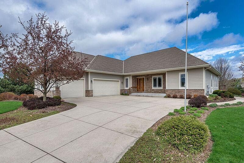 1st image of 902 River Reserve Dr