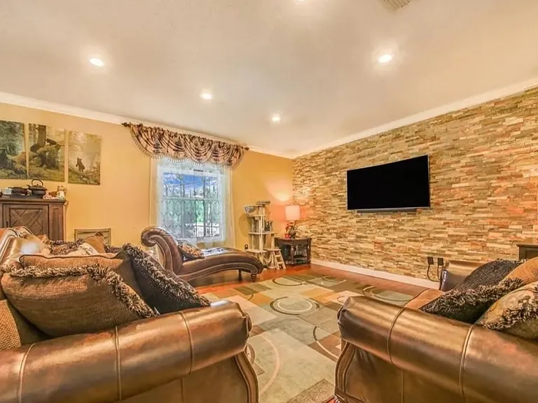 113 Campanello Ct — Photo 17
