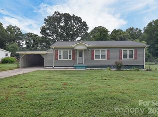 135 Oak Grove Rd, Statesville, NC 28677